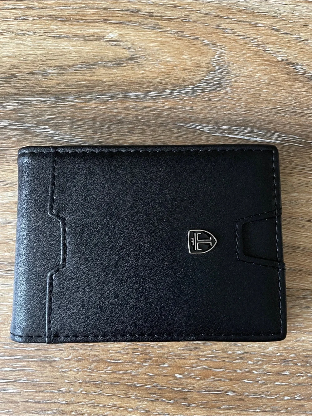 Travando Austin slim bifold wallet